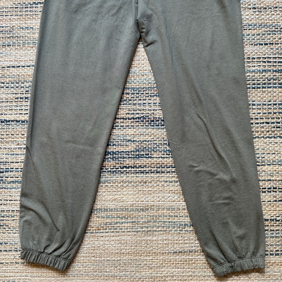 NWT Vuori Boyfriend Jogger in Laurel Heather Green Size X-Small - Picture 10 of 11